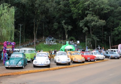 1º Encontro de Carros Antigos de Charrua reúne mais de 90 veículos e marca grande sucesso de público