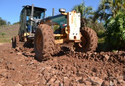 Prefeitura de Charrua intensifica trabalhos de recuperação de estradas após fortes chuvas