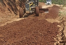 Secretaria de Obras segue intensificando melhorias nas estradas do município