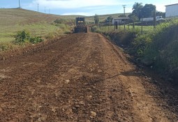 Secretaria de Obras e Viação realiza melhorias em diferentes pontos do município